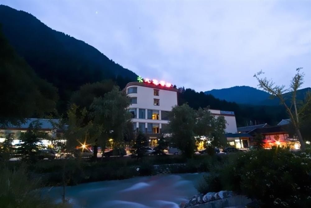 An E Courtyard Hotel Jiu Zhai Gou Branch Дзиуджайгоу Екстериор снимка